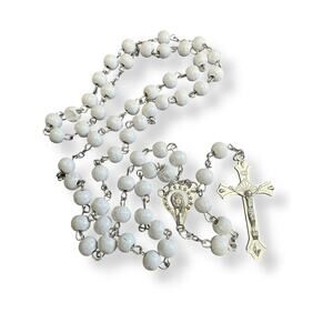 Pre-Loved White Wooden Beaded Rosary on Silver-Tone